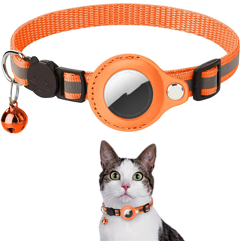 Orange cat collar with reflective strip and bell, worn by a cat on a white background
Mordenstore